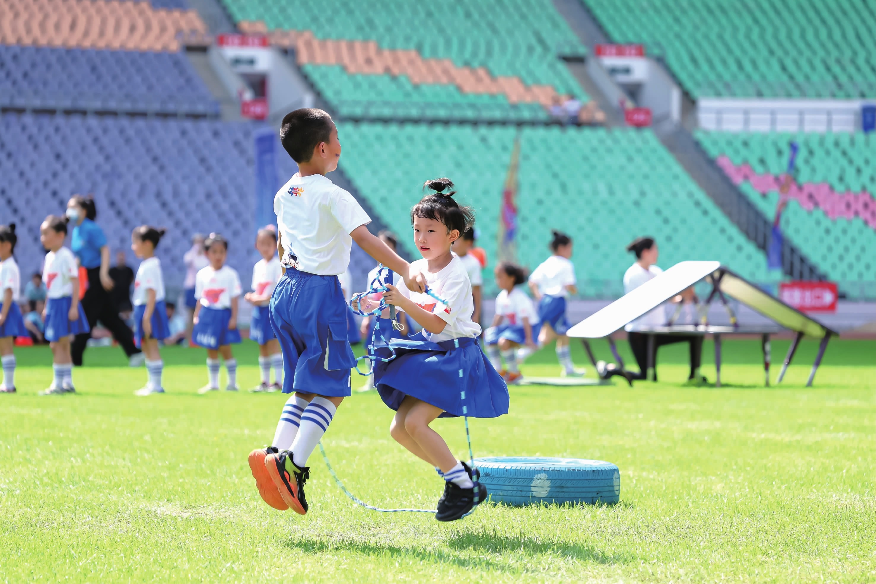 田径——南京室内世锦赛：粟文男子三级跳远递补至第五名